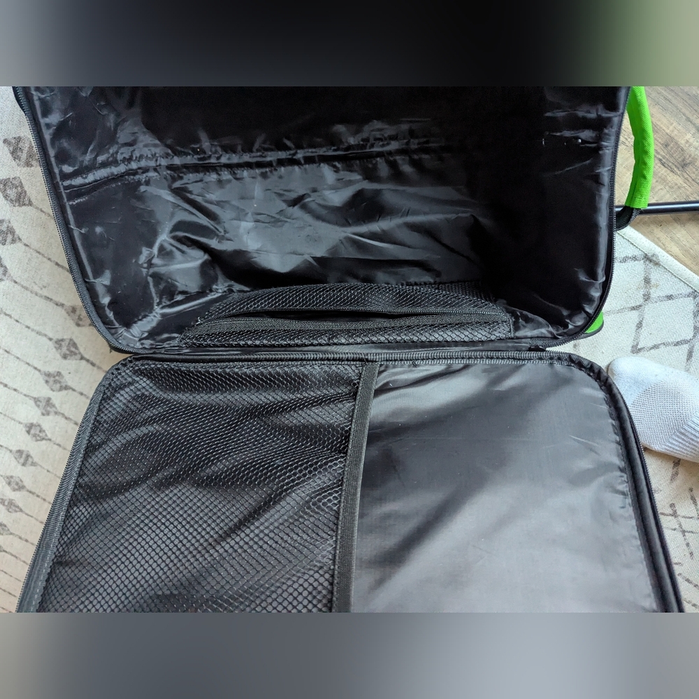 Minecraft Green Creeper Kids Rolling Suitcase. - Picture 11 of 11